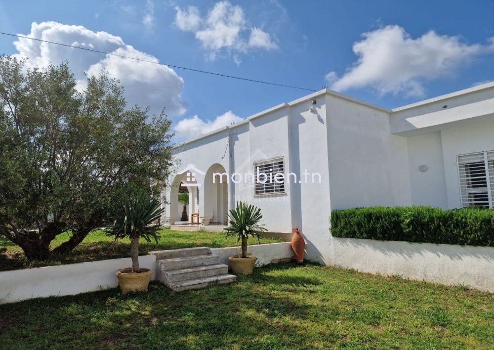 Villa avec jardin et piscine à vendre à Hammamet Sud51355351