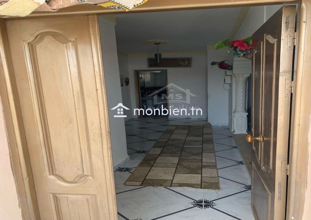 Belle maison S+2 avec jardin à Hammamet Sud à vendre 51355351
