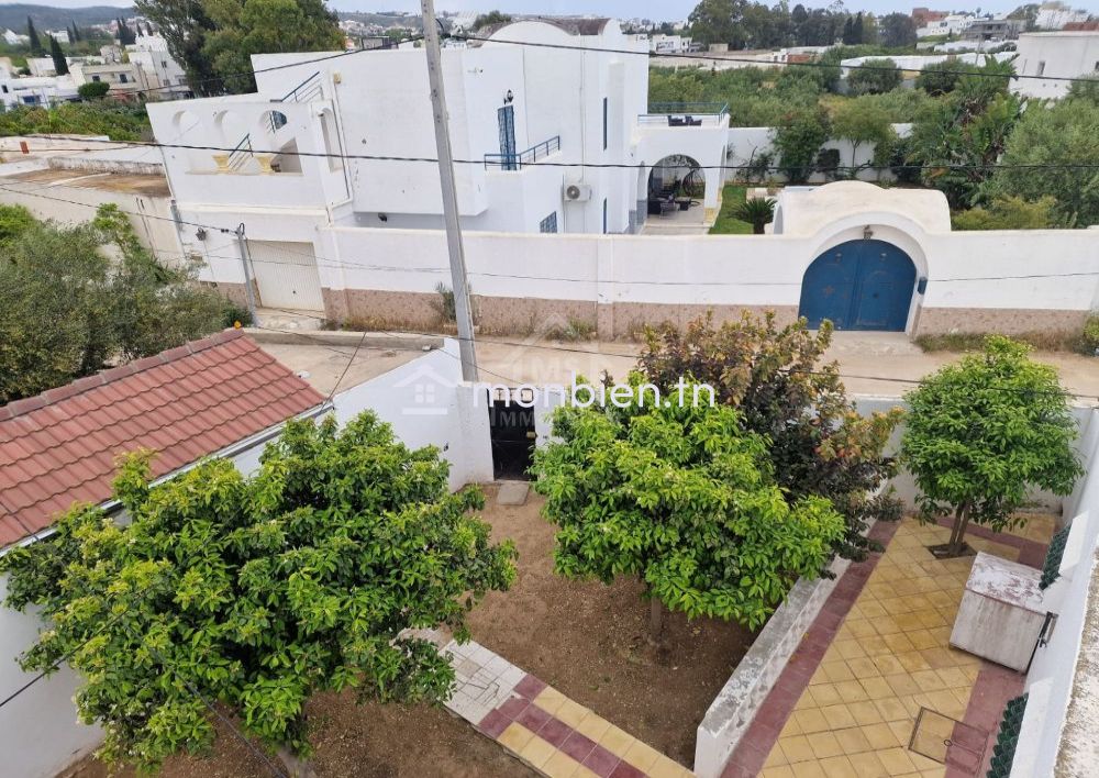 Maison S+2 avec jardin à vendre à Hammamet 51355351