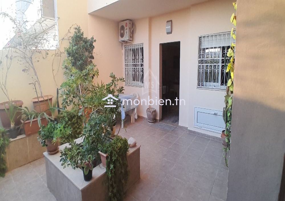 Location annuelle: Un appartement S+2 meublé avec jardin à Hammamet 51355351