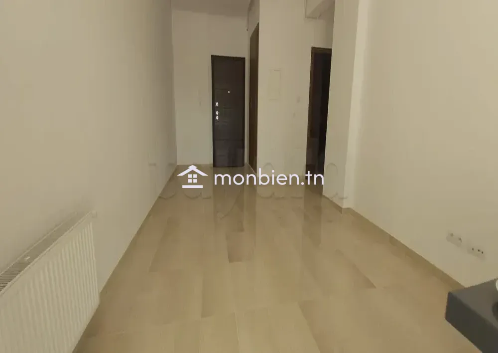Très bel appartement S+2 avec jardin à Ennasr 2