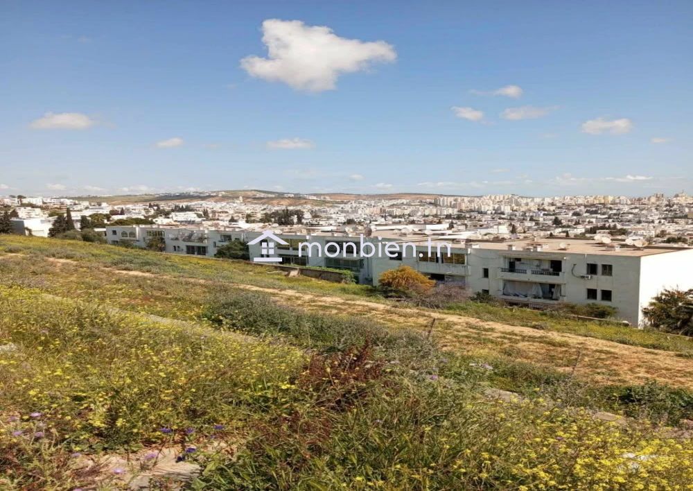 vente un *terrain exceptionnel situé en zone X4 à El Manar 2* 🏡