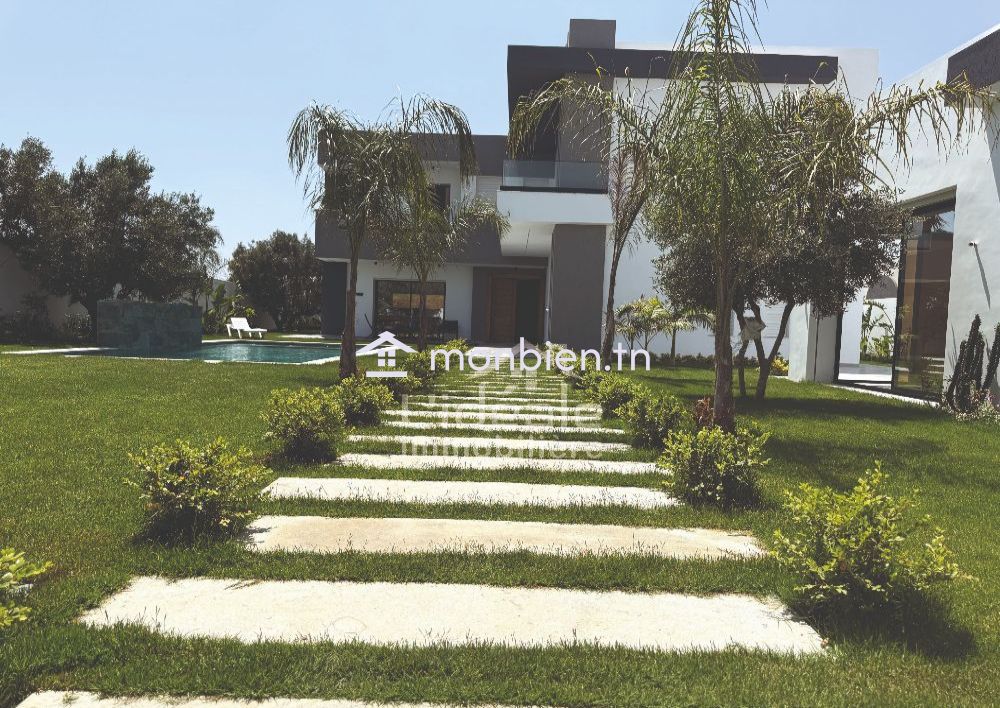 une somptueuse villa neuve au style résolument moderne à Besbasia