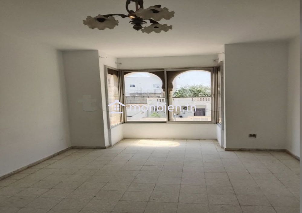 **À Louer – Appartement S+3 au Bardo**