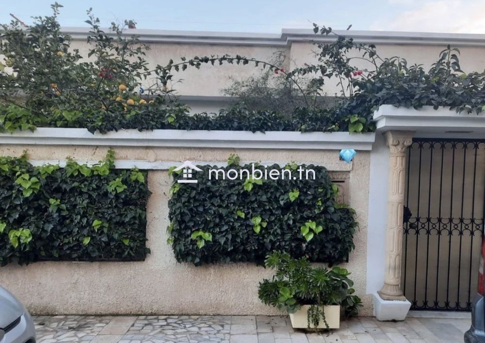 un appartement S+1 situé dans un quartier résidentiel calme entre Ariana et Riadh Andalous.