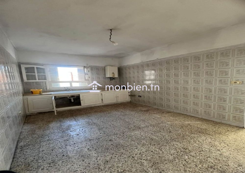 Appartement à bien vivre, propre, belle situation et habitable de suite