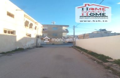 Dépôt Wenar à Louer à La Soukra