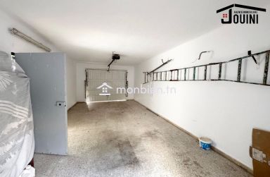 Grande Villa Près De Fatouma Bourguiba Au Bardo