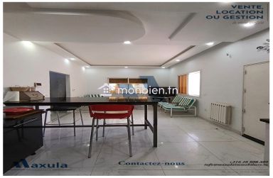 À VENDRE ÉTAGE DE VILLA EN RDC INDÉPENDANT EN PLEIN COEUR DE RADES