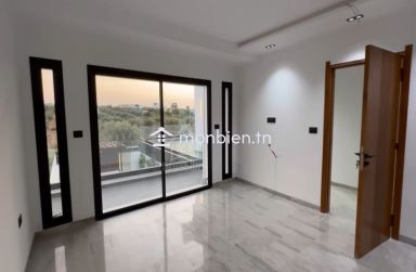 Villa S+4 toute neuve avec piscine à vendre à Hammamet Sud 51355351