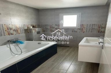Disponible à la location à l’année une charmante villa proche de jinen Hammamet