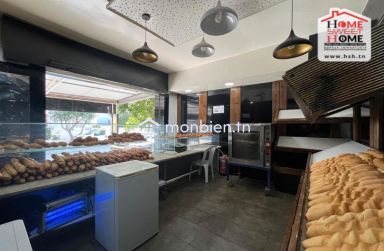 Local Velours Noir à Vendre à La Marsa