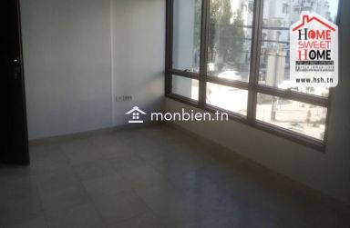 Bureau Eric à Louer à Hedi Nouira Ariana