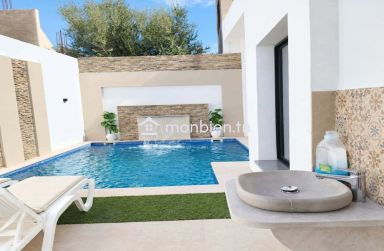 Villa indépendante  s+3 avec piscine meublée a vendre à kelibia
