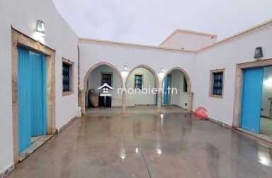 HOUCH DJERBIEN À VENDRE À HOUMT SOUK ZU DJERBA