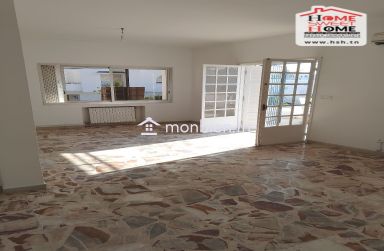 Etage de Villa Kayal à Louer à Cité des Pins, La Marsa
