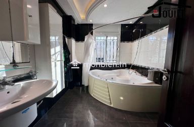 Villa De Prestige 550 M² Au Bardo