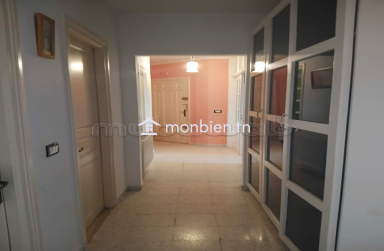 **À Louer – Spacieux Appartement S+3 à Borj Louzir, La Soukra**
