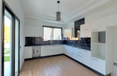 Villa S+4 toute neuve avec piscine à vendre à Hammamet Sud 51355351
