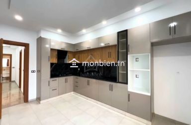 Villa toute neuve S+5 avec piscine à vendre à Hammamet Sud 51355351