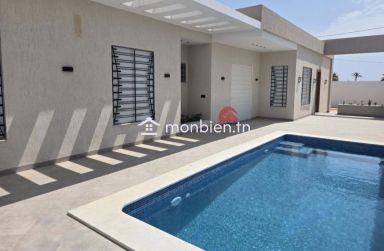 VILLA DE PLAIN-PIED AVEC PISCINE À HOUMT SOUK DJERBA ZA