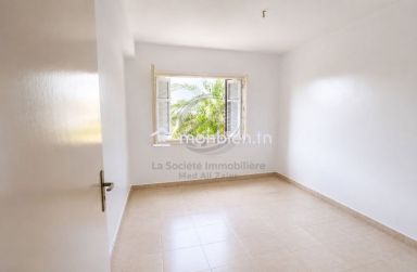 À Louer – Appartement S+2 au Rez-de-Chaussée à El Menzah 4