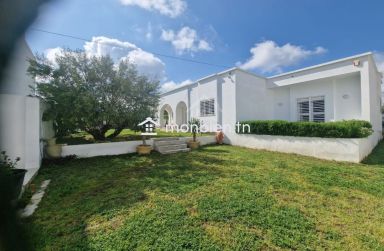 Villa avec jardin et piscine à vendre à Hammamet Sud51355351
