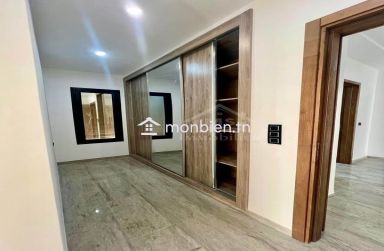 Villa S+5 toute neuve avec piscine à vendre à Hammamet Sud