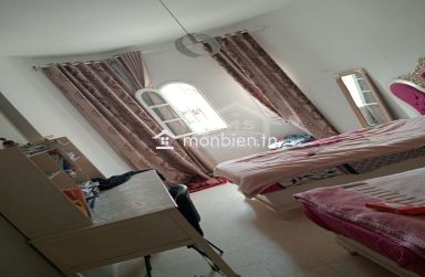 Villa S+3 avec garage et jardin à vendre à Birbouregba 51355351