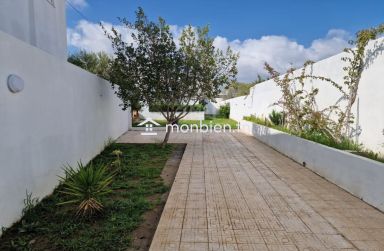 Villa avec jardin et piscine à vendre à Hammamet Sud51355351