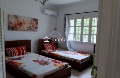 Location estivale: Une villa meublée S+3 avec piscine et jardin à louer 51355351