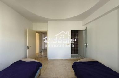 un superbe appartement S+2  situé dans la zone touristique de Hammamet Nord