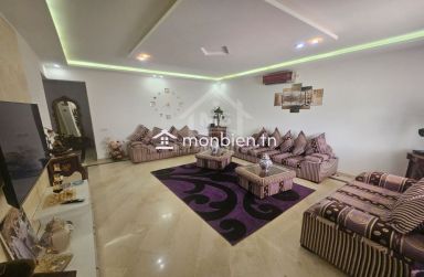 Villa avec piscine et jardin à Hammamet Sud à vendre 51355351