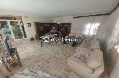 Une villa avec jardin à vendre à Hammamet 51355351