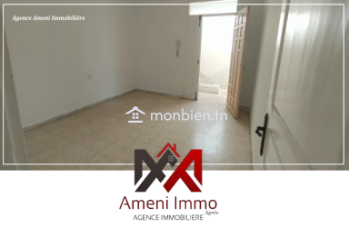 A vendre villa très propre sur 02 étages à El Mourouj 4.