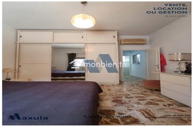 À VENDRE ÉTAGE DE VILLA EN RDC INDÉPENDANT EN PLEIN COEUR DE RADES