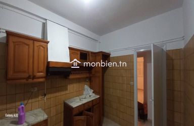 un appartement S+3 situé à Manar 1