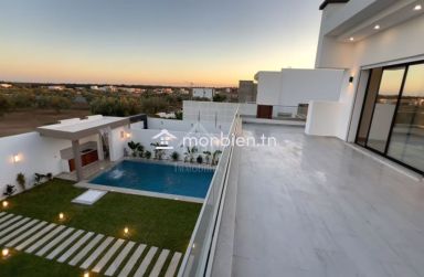 Villa S+4 toute neuve avec piscine à vendre à Hammamet Sud