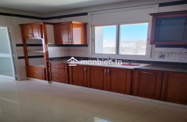 *À Louer – Étage de Villa S+4 Indépendant à Jardin d’El Menzah*