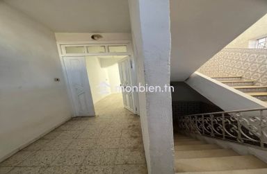 Appartement à bien vivre, propre, belle situation et habitable de suite