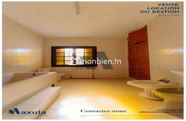 À VENDRE SPACIEUSE VILLA EN R+2 À RADES MELIANE 1