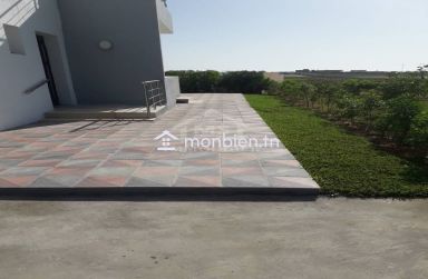 2 étages de villa indépendans à Hammamet Sud à vendre 51355351