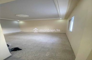 un étage de villa S+3 à KSAR SAID 1