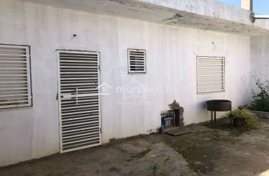 Maison S+2 avec 3 garages à vendre à Korba 51355351