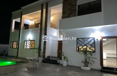 A vendre à Manaret Hammamet, Villa S+5 avec piscine 51355351
