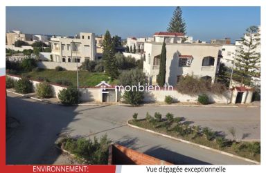Villa inachevée couvrant 340 m2 pour 320 MD