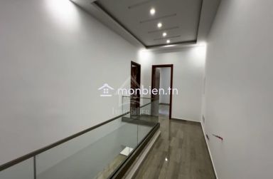 Villa S+4 toute neuve avec piscine à vendre à Hammamet Sud 51355351