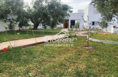 Disponible à la location à l’année une charmante villa proche de jinen Hammamet