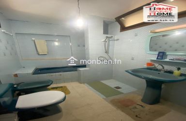 RDC de Villa Fleuri à Louer à La Marsa