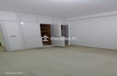 un appartement S+3 situé à Manar 1